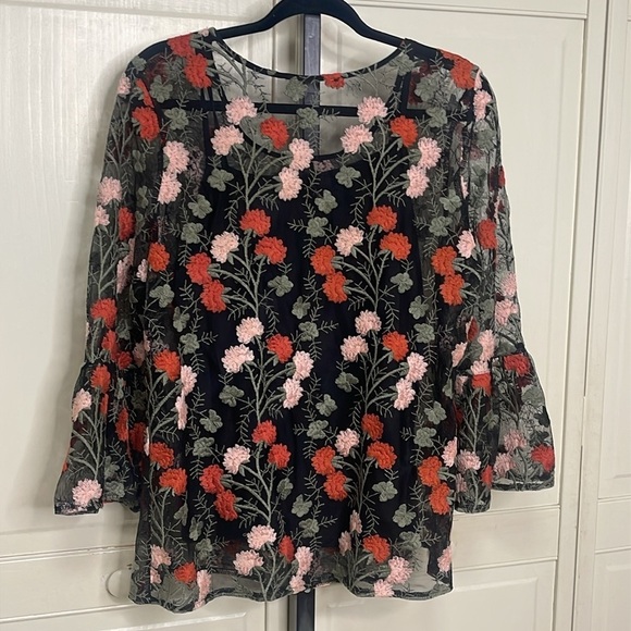 Solitaire Black Mesh Floral Embroidery 3/4 Bell Sleeve Top w/ Cami Size M Blouse - Picture 5 of 10